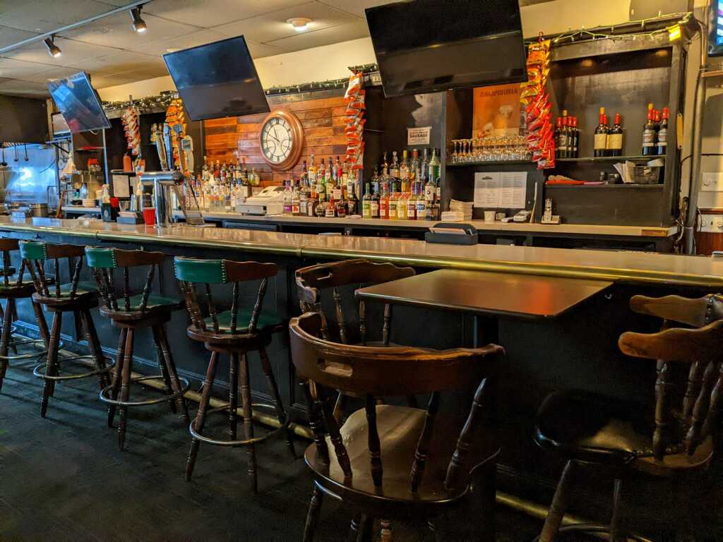 Bennie's Cafe Pub photo